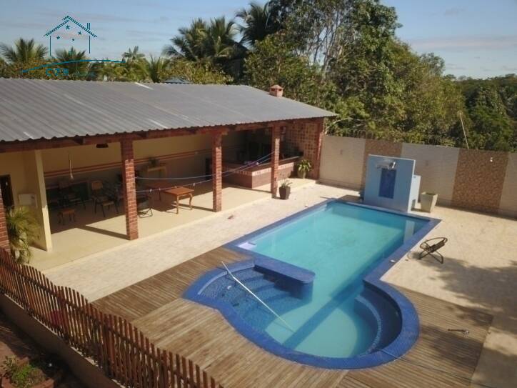 Casa à venda com 3 quartos, 2500m² - Foto 1