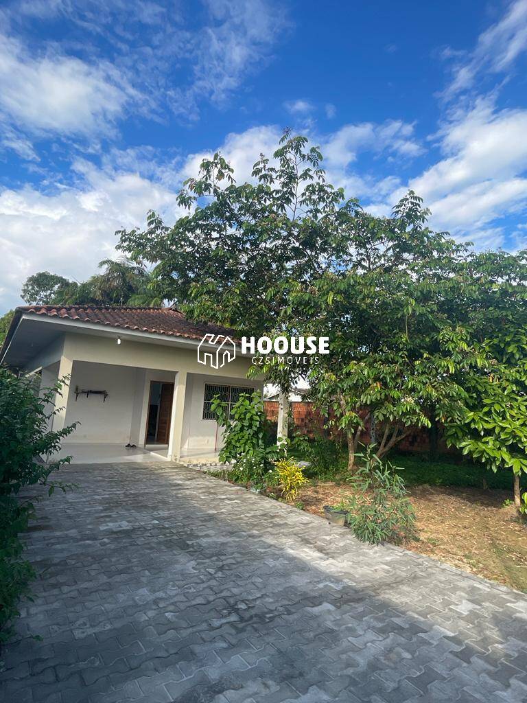 Casa à venda com 3 quartos, 120m² - Foto 1