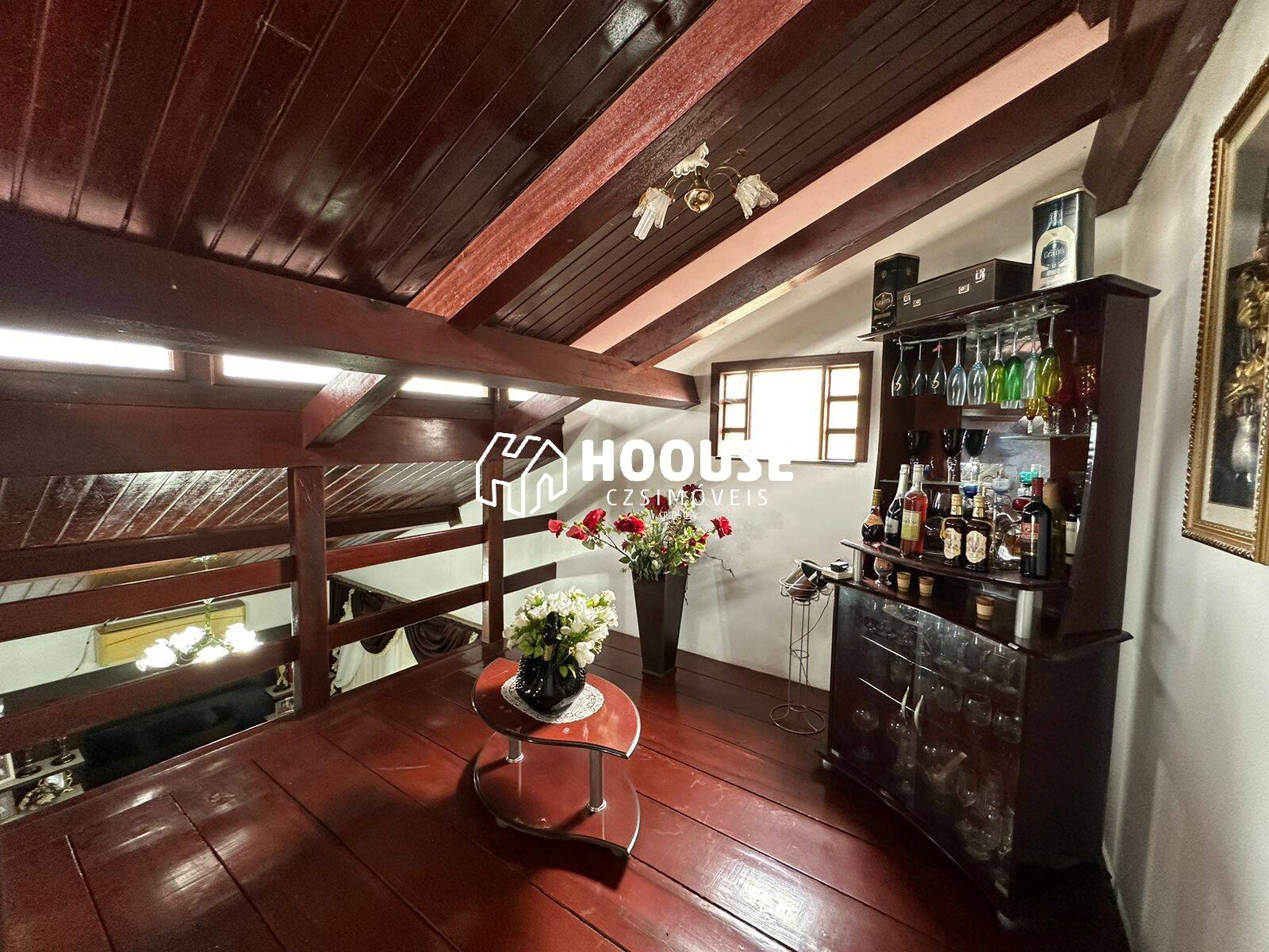 Casa à venda com 5 quartos, 234m² - Foto 3
