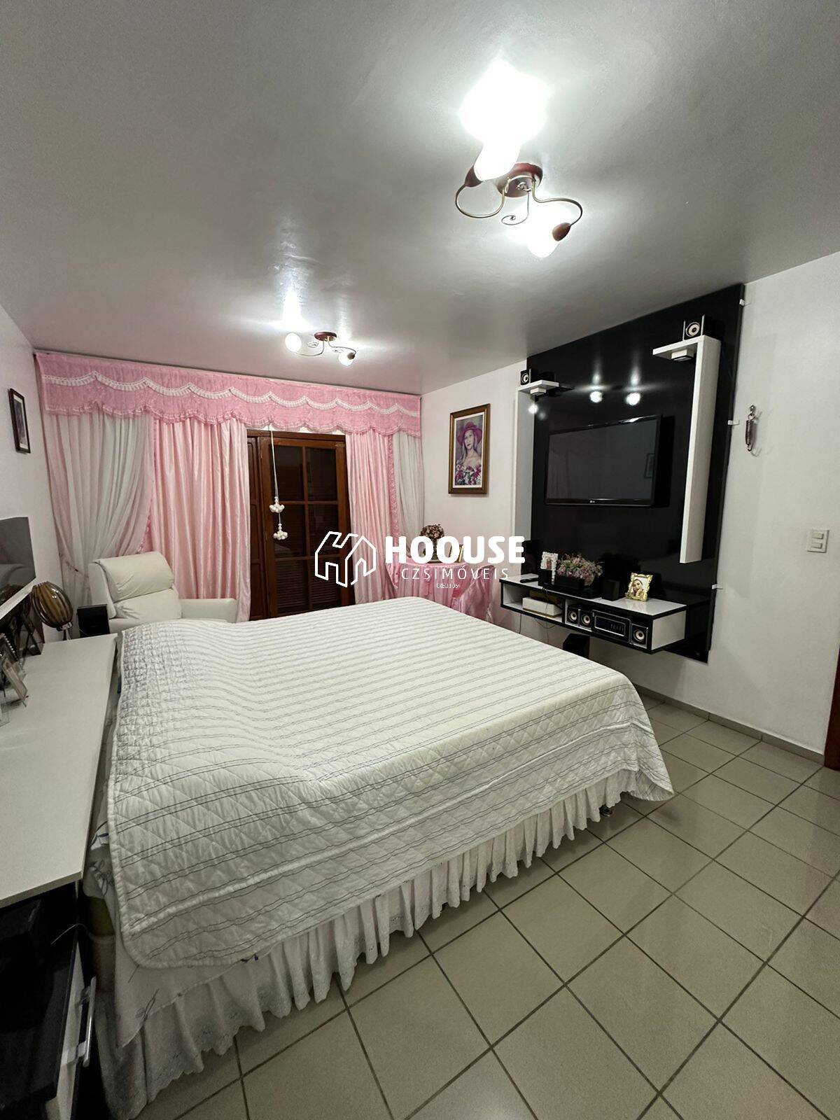 Casa à venda com 5 quartos, 234m² - Foto 4