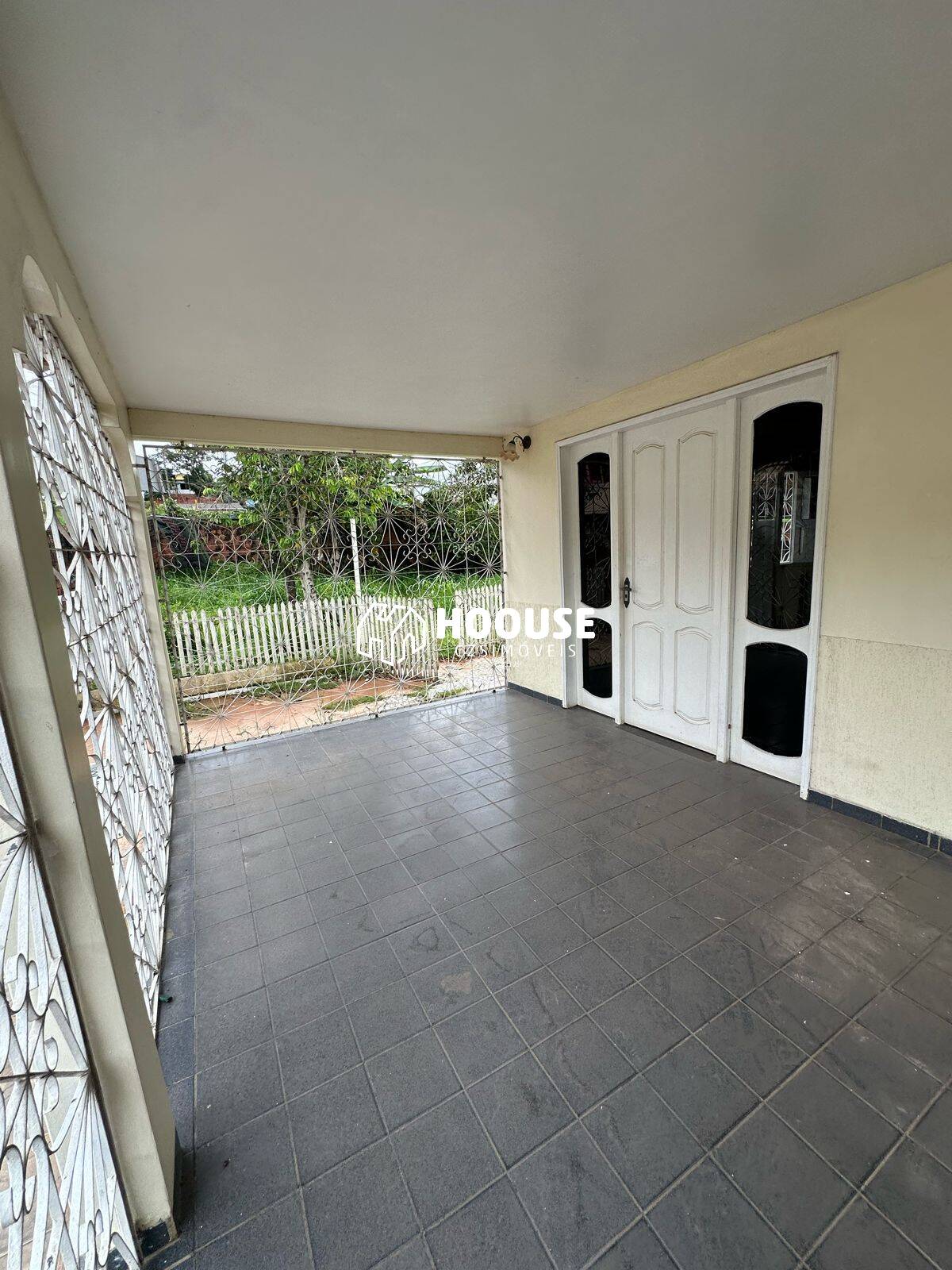 Casa à venda com 4 quartos, 600m² - Foto 1