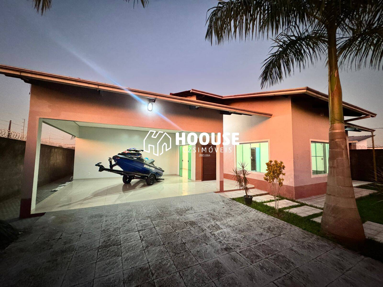 Casa à venda com 3 quartos, 600m² - Foto 1