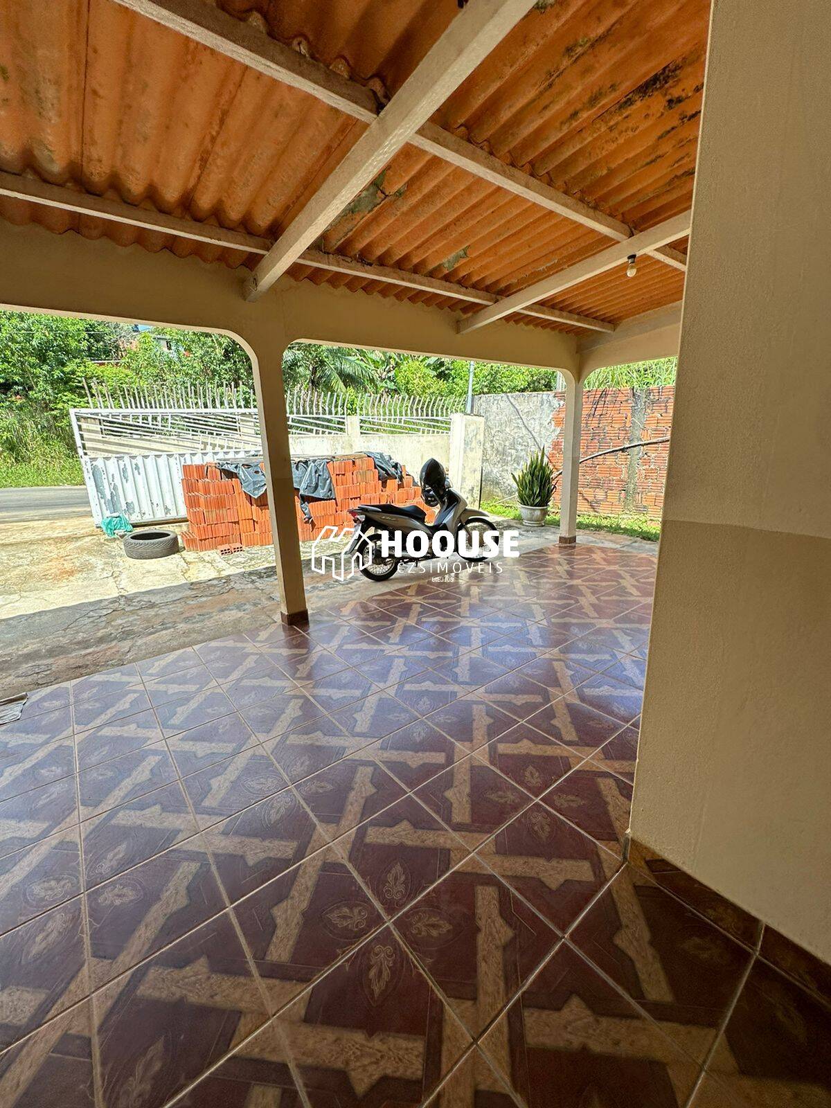 Casa à venda com 3 quartos, 800m² - Foto 1