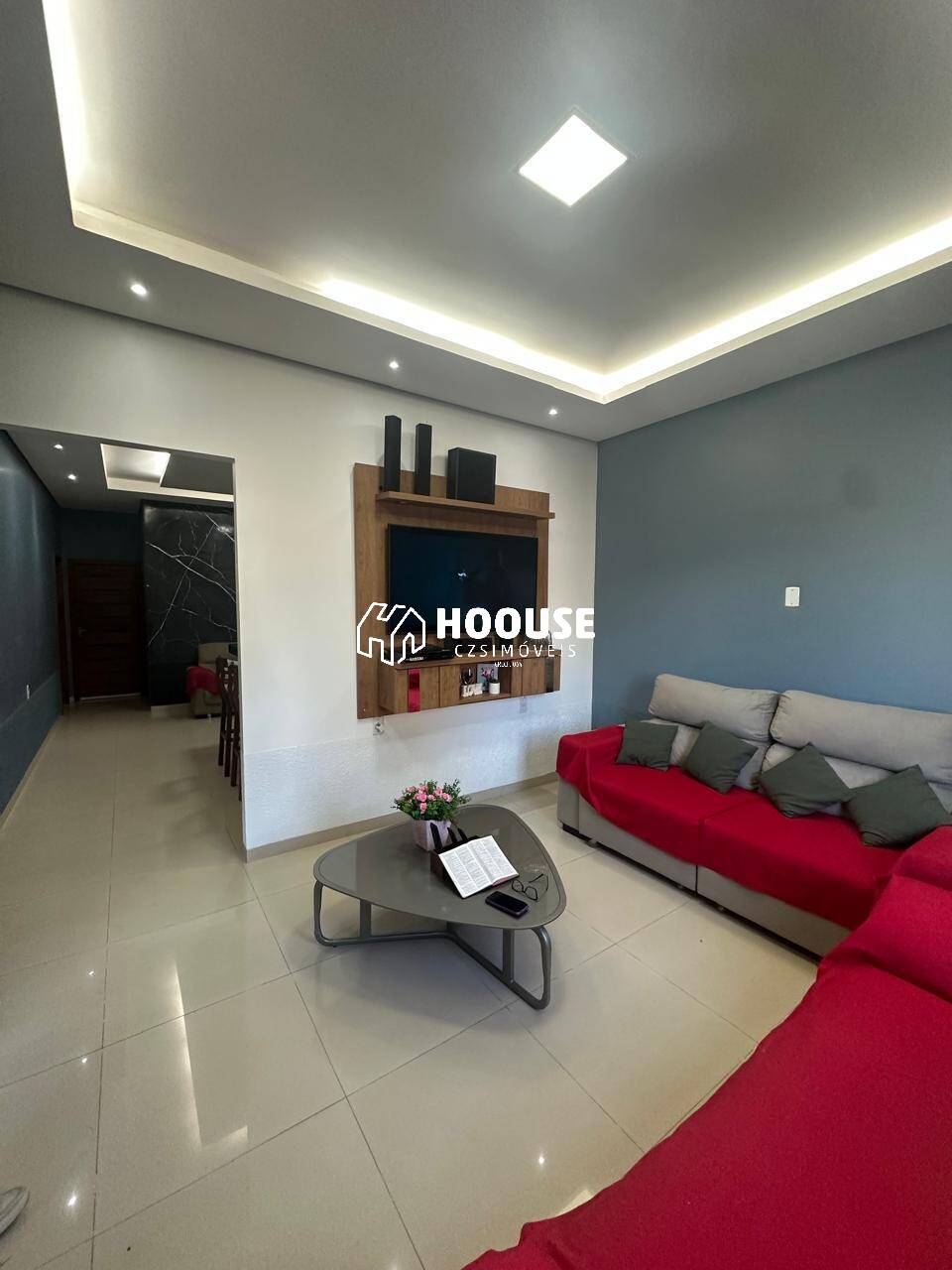 Casa à venda com 2 quartos, 130m² - Foto 2