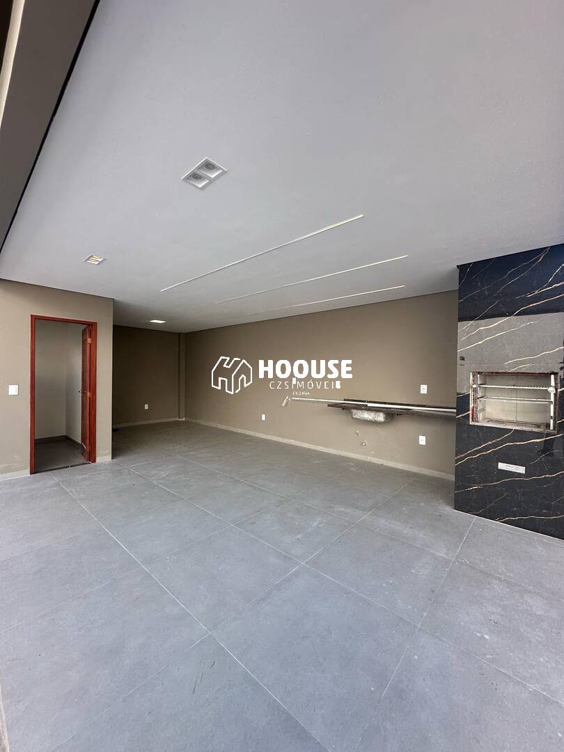 Casa à venda com 3 quartos, 300m² - Foto 4