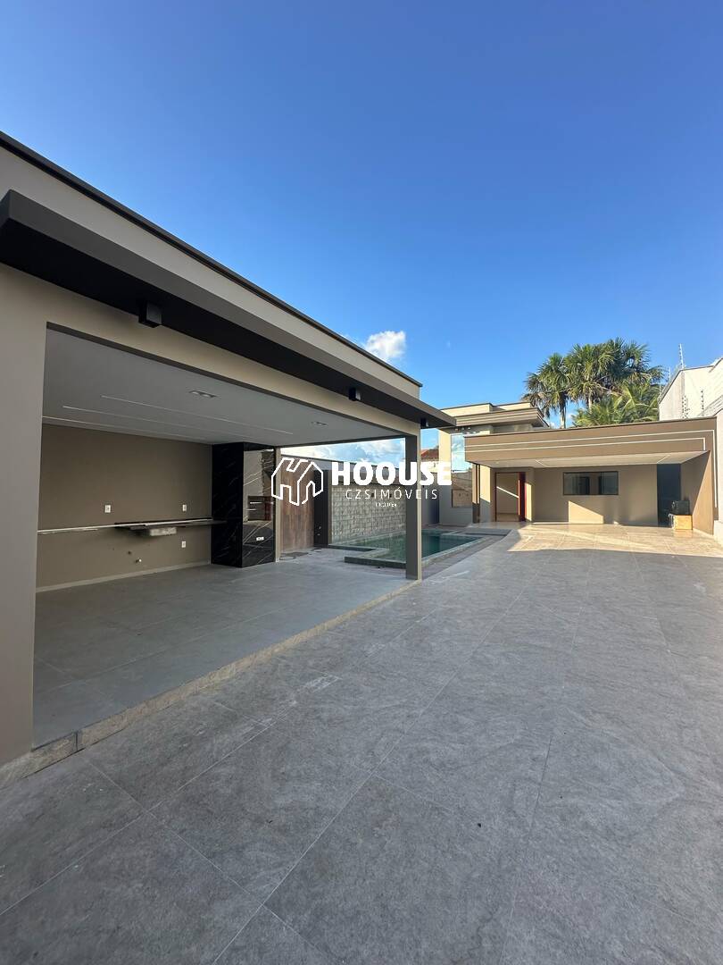 Casa à venda com 3 quartos, 300m² - Foto 2