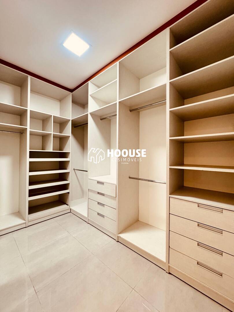 Casa à venda com 3 quartos, 300m² - Foto 11