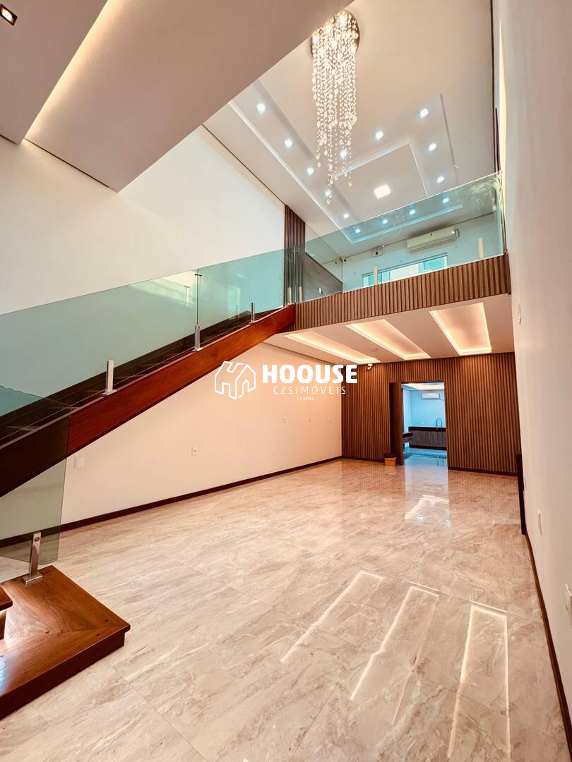 Casa à venda com 3 quartos, 300m² - Foto 1