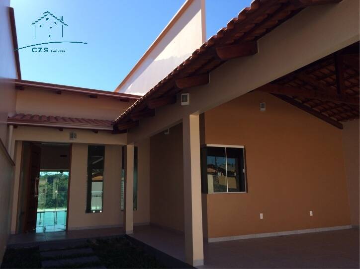 Casa à venda com 3 quartos, 225m² - Foto 1