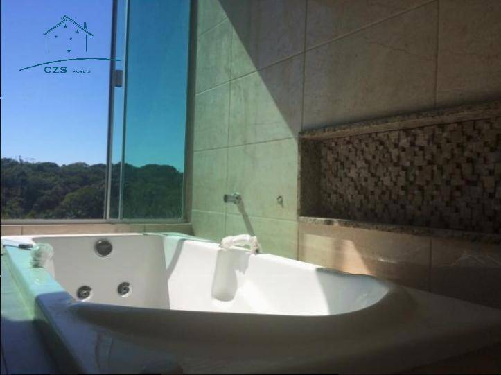 Casa à venda com 3 quartos, 225m² - Foto 2